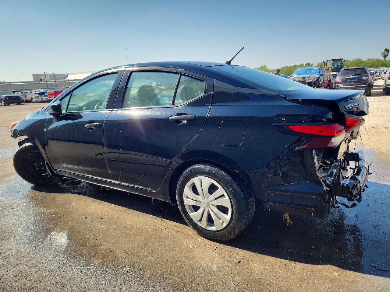 2020 NISSAN VERSA S photo 2