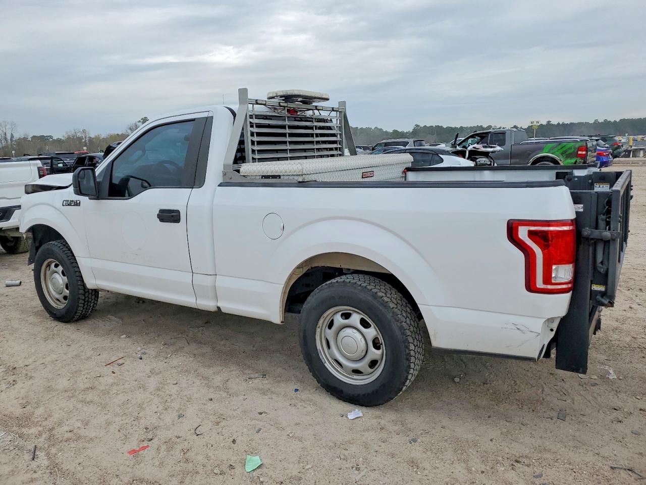 2017 FORD F150 photo 2