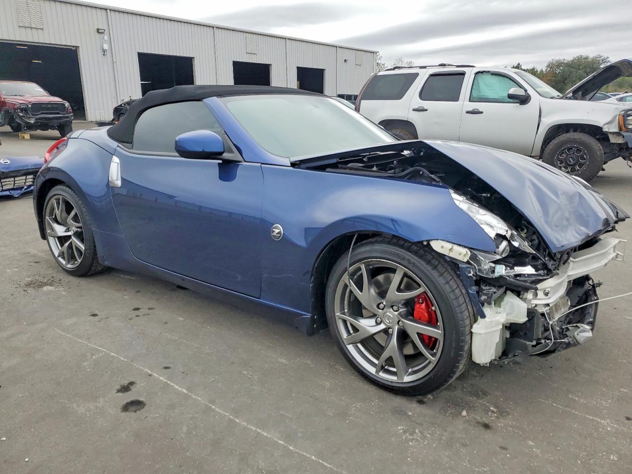 2013 NISSAN 370Z BASE photo 4