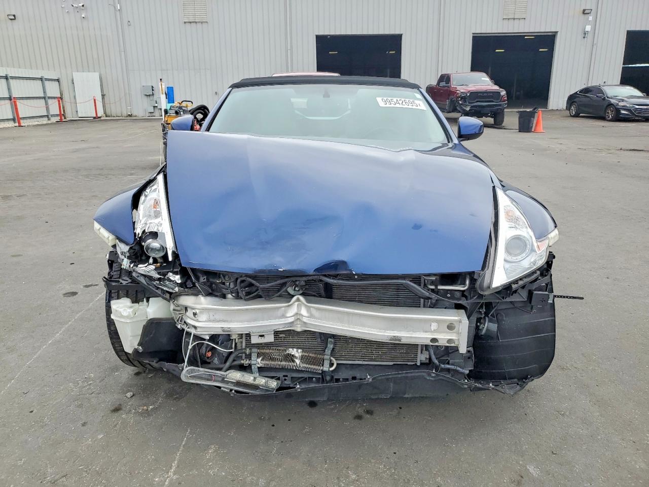2013 NISSAN 370Z BASE photo 5