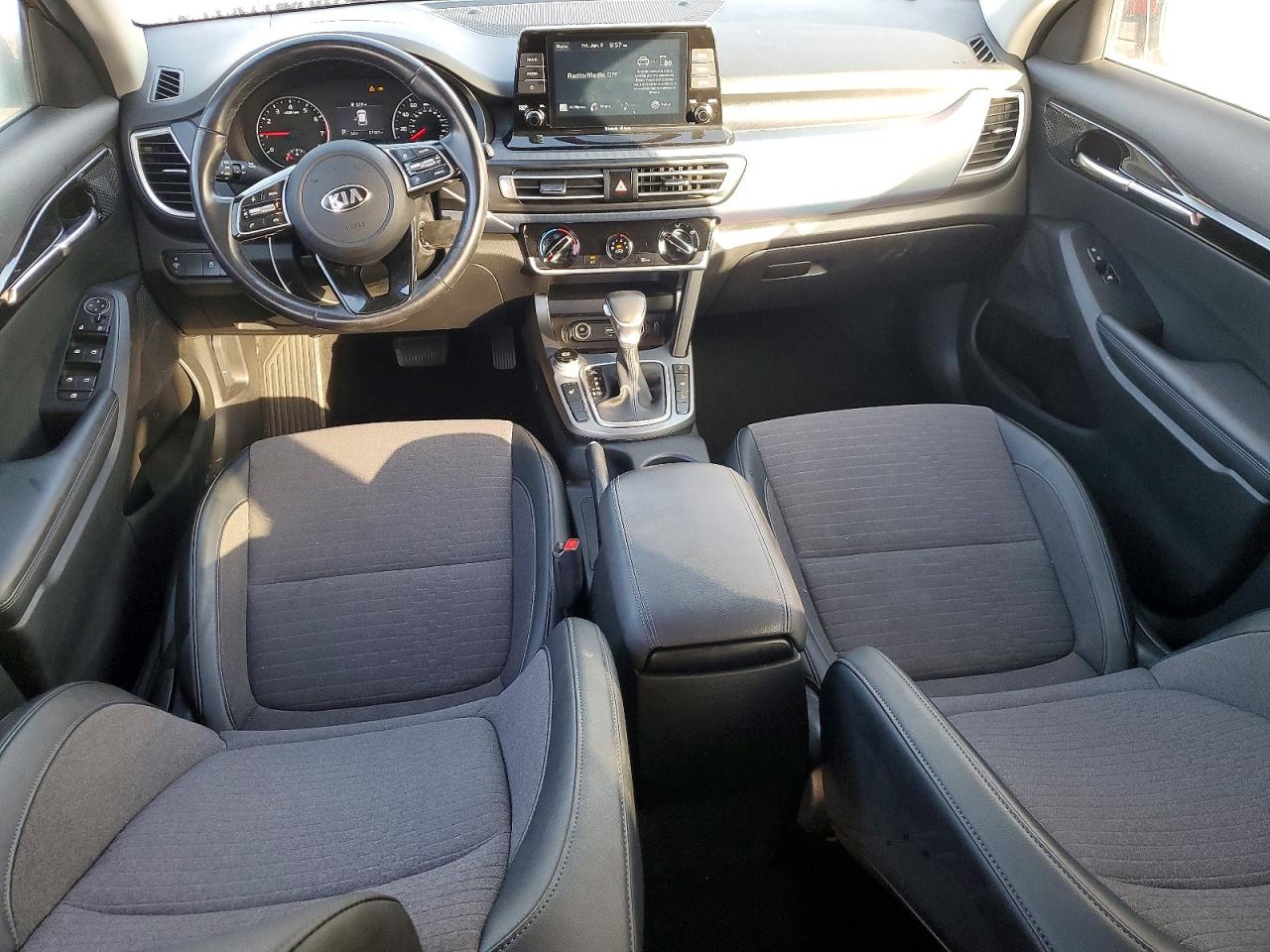 2021 KIA SELTOS S photo 8