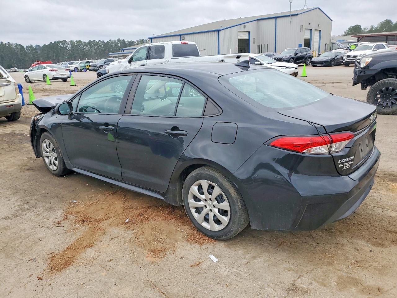2020 TOYOTA COROLLA LE photo 3