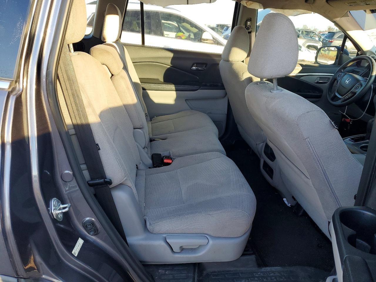 2016 HONDA PILOT LX photo 11