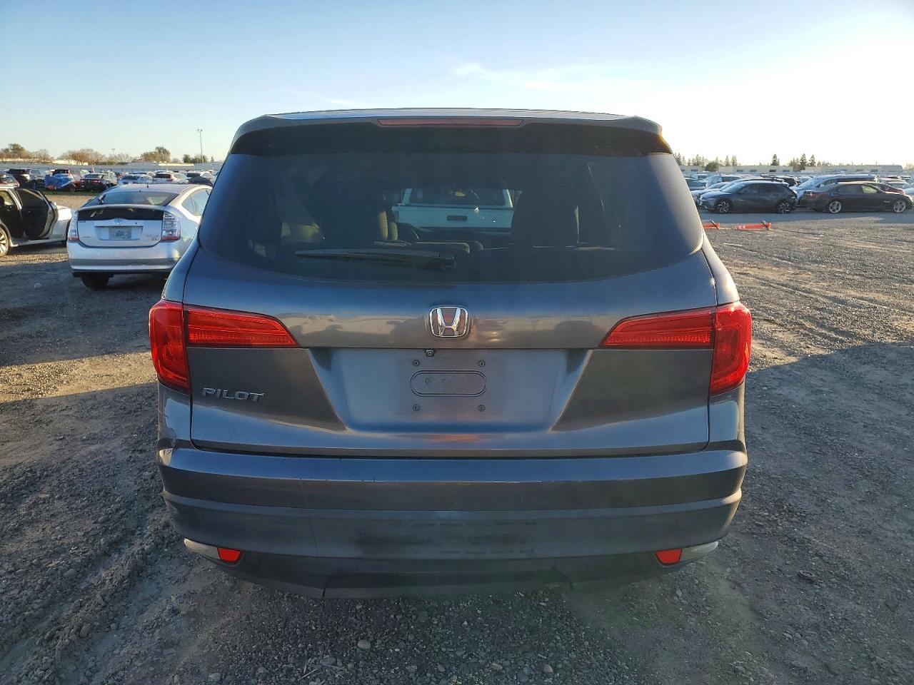 2016 HONDA PILOT LX photo 6