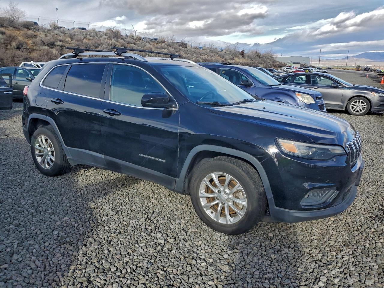 2019 JEEP CHEROKEE LATITUDE photo 4