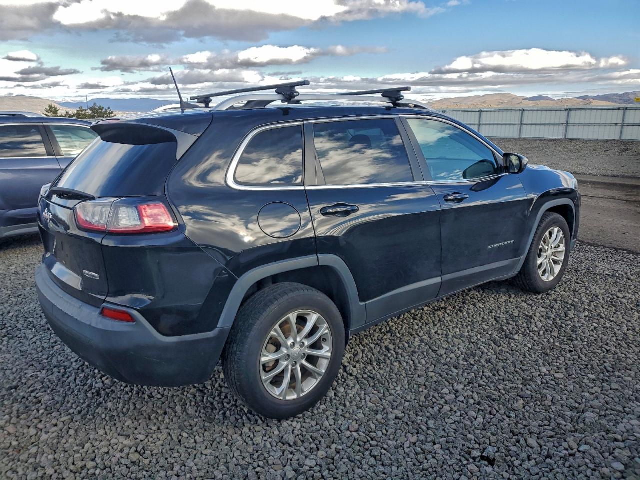 2019 JEEP CHEROKEE LATITUDE photo 3