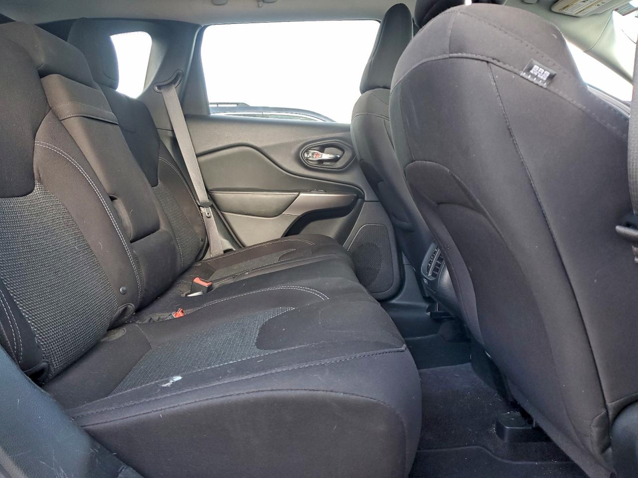 2019 JEEP CHEROKEE LATITUDE photo 11