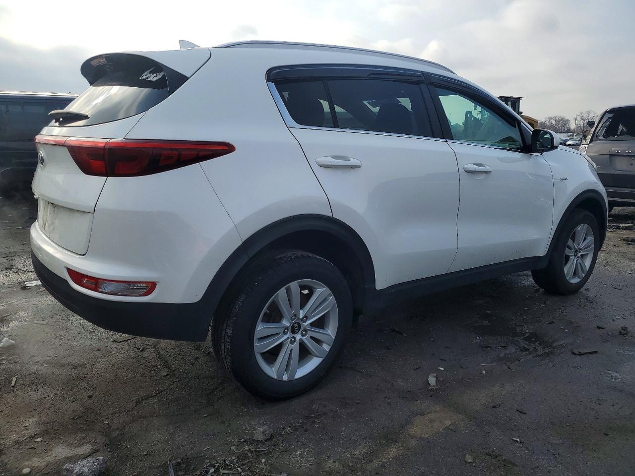2018 KIA SPORTAGE LX photo 3