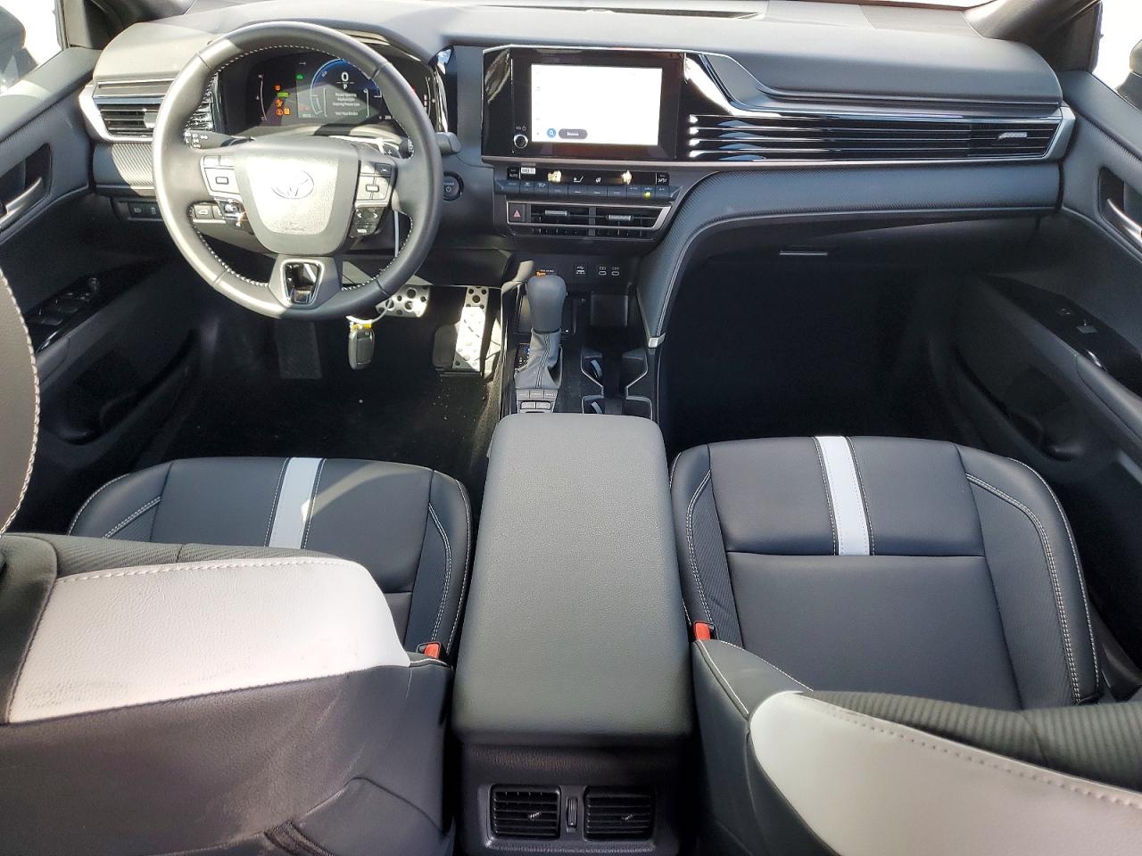 2025 TOYOTA CAMRY XSE photo 8