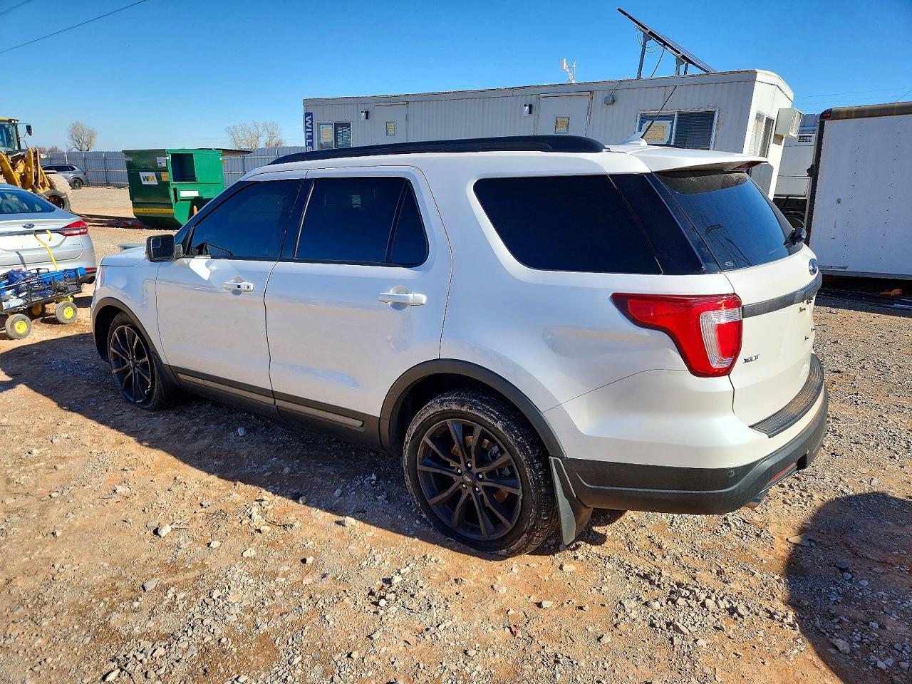 2018 FORD EXPLORER XLT photo 2