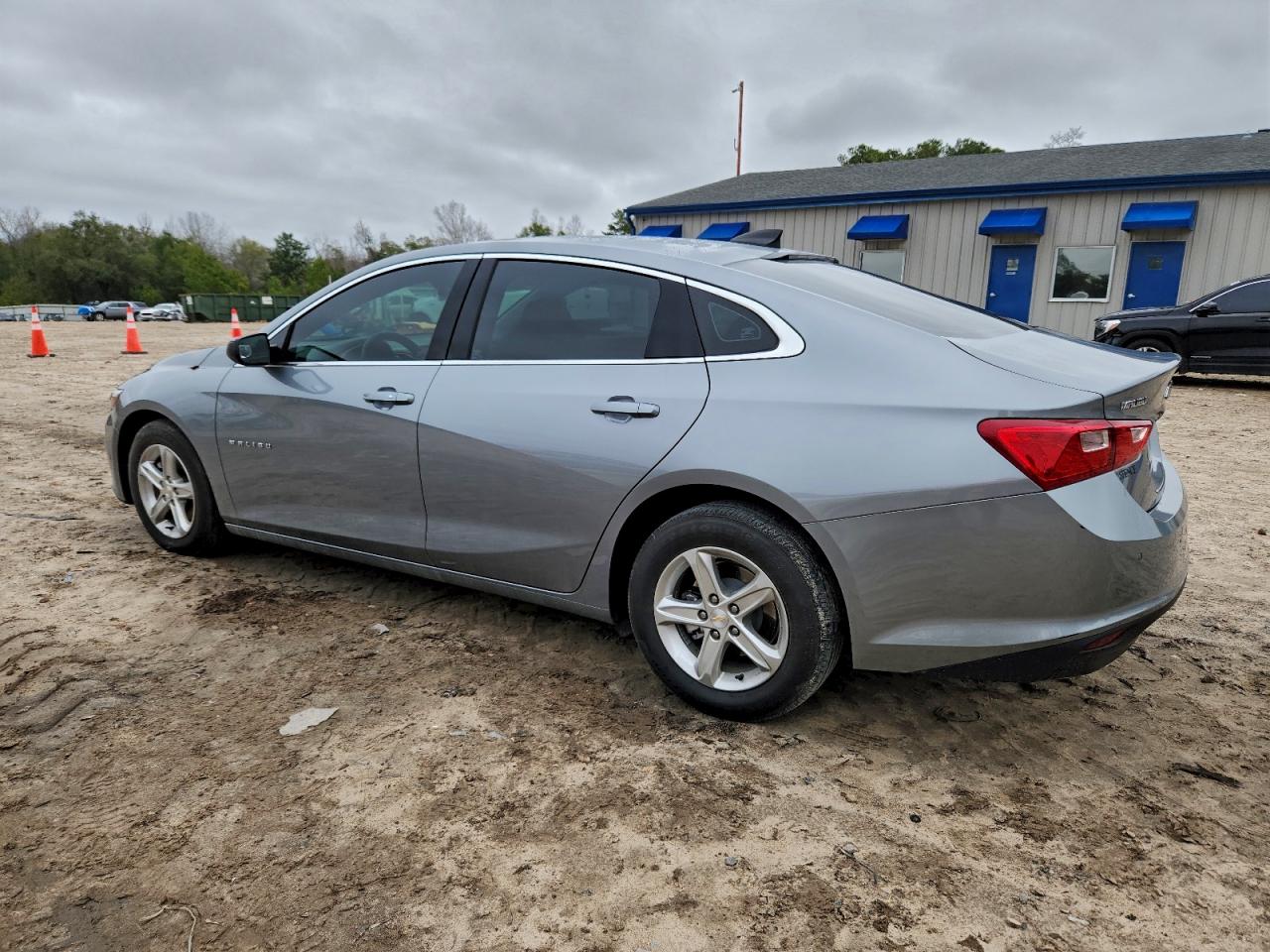 2023 CHEVROLET MALIBU LS photo 2