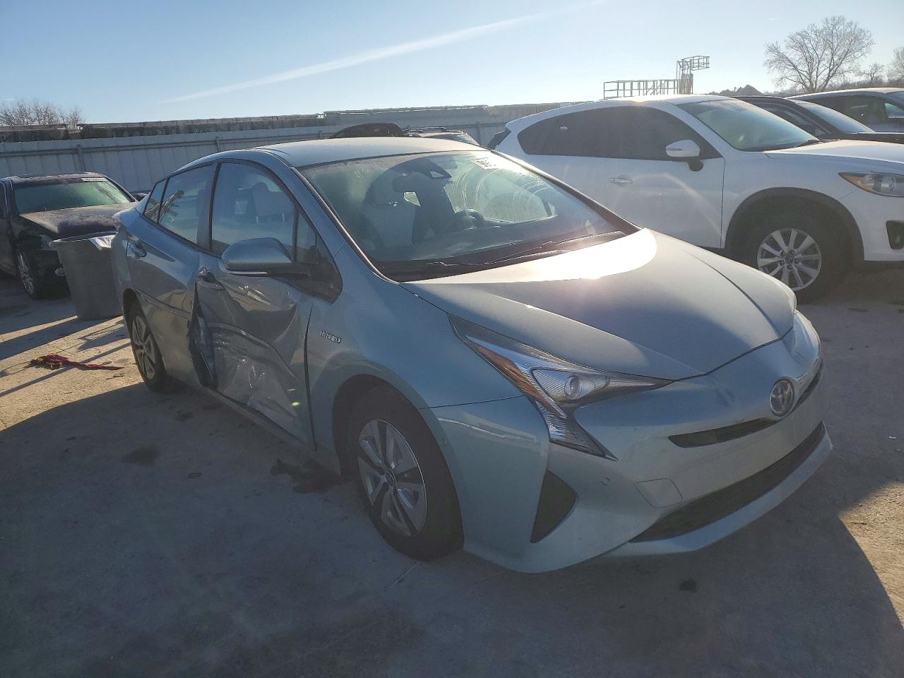 2017 TOYOTA PRIUS photo 10