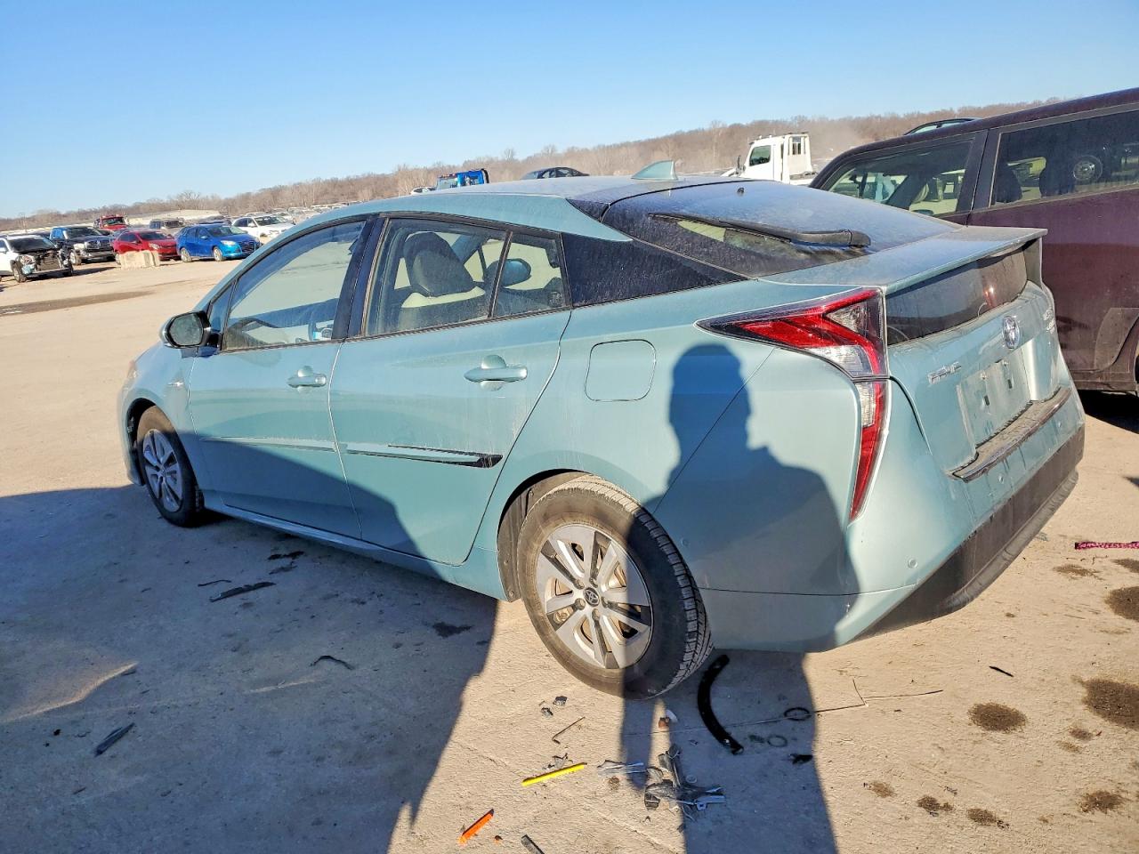 2017 TOYOTA PRIUS photo 4