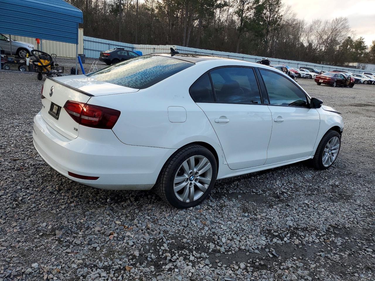 2018 VOLKSWAGEN JETTA SPORT photo 5