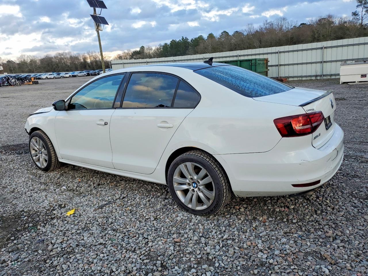 2018 VOLKSWAGEN JETTA SPORT photo 3