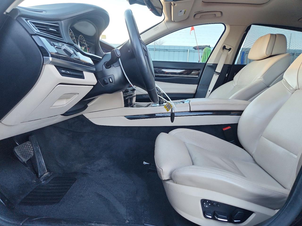 2011 BMW 750 LXI photo 13
