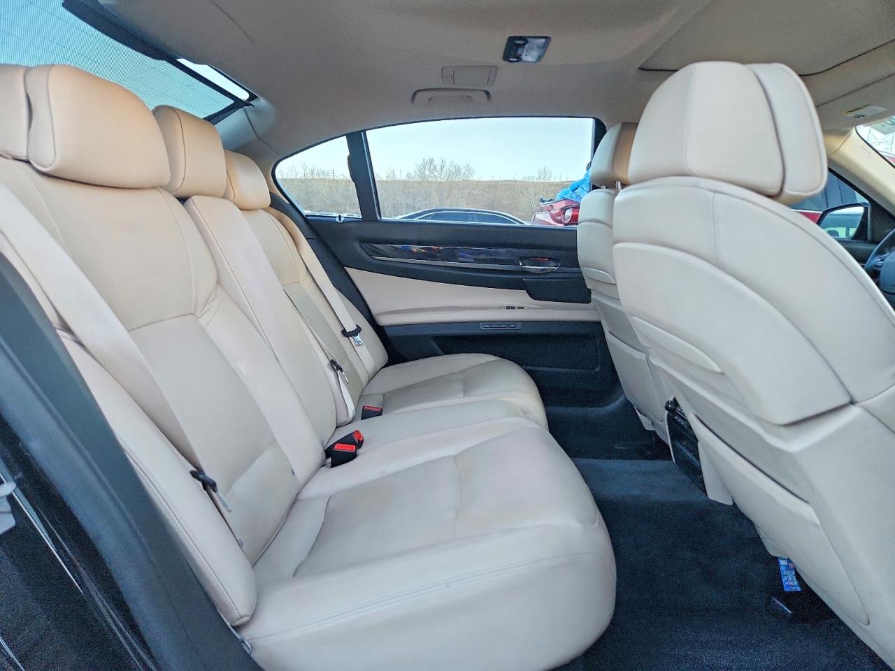 2011 BMW 750 LXI photo 19