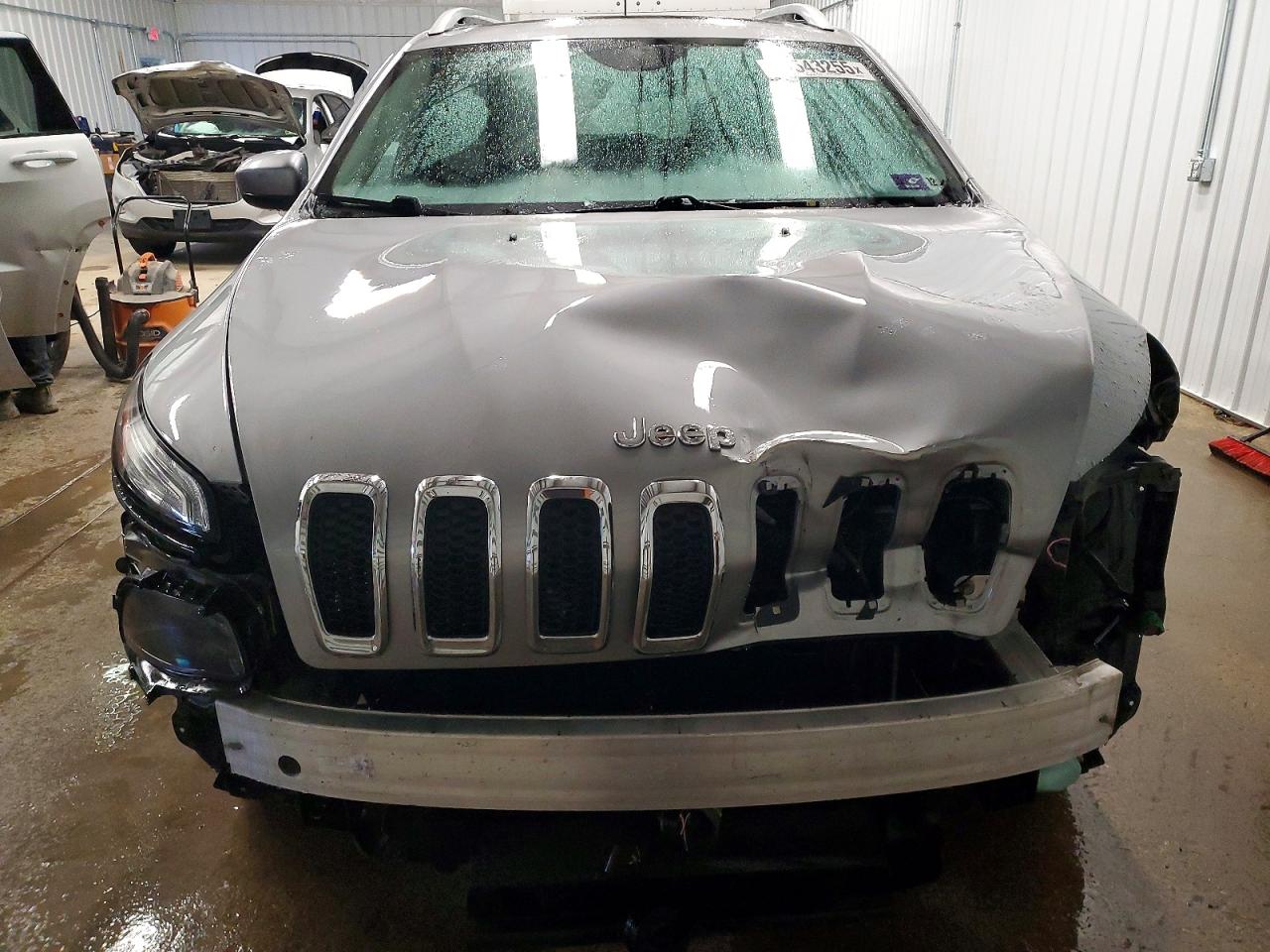 2017 JEEP CHEROKEE LATITUDE photo 9