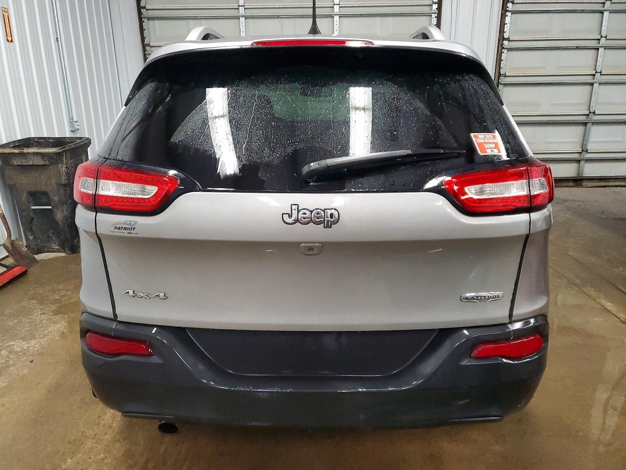 2017 JEEP CHEROKEE LATITUDE photo 11