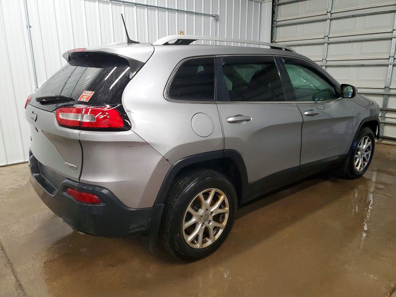 2017 JEEP CHEROKEE LATITUDE photo 5