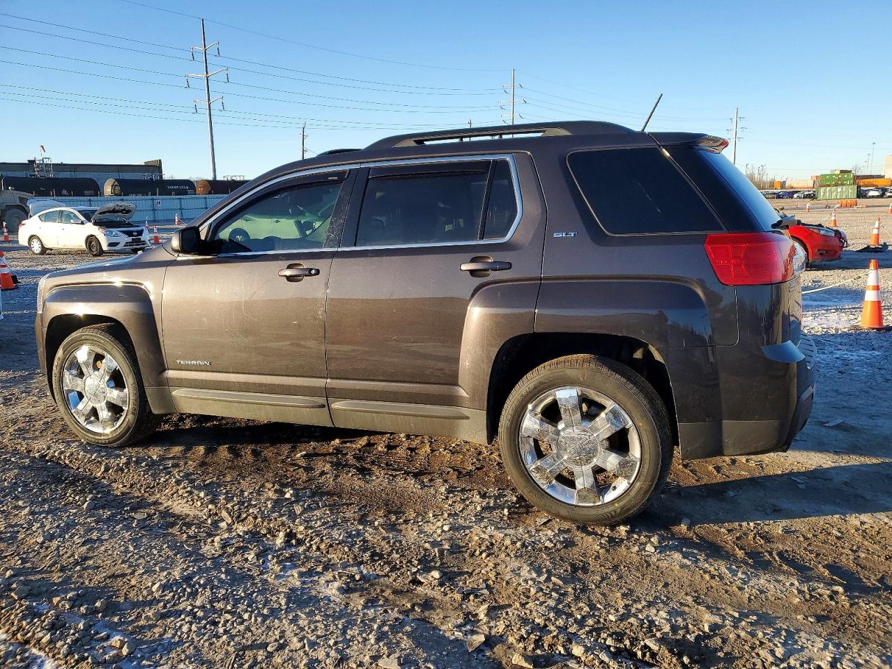2015 GMC TERRAIN SLT photo 2