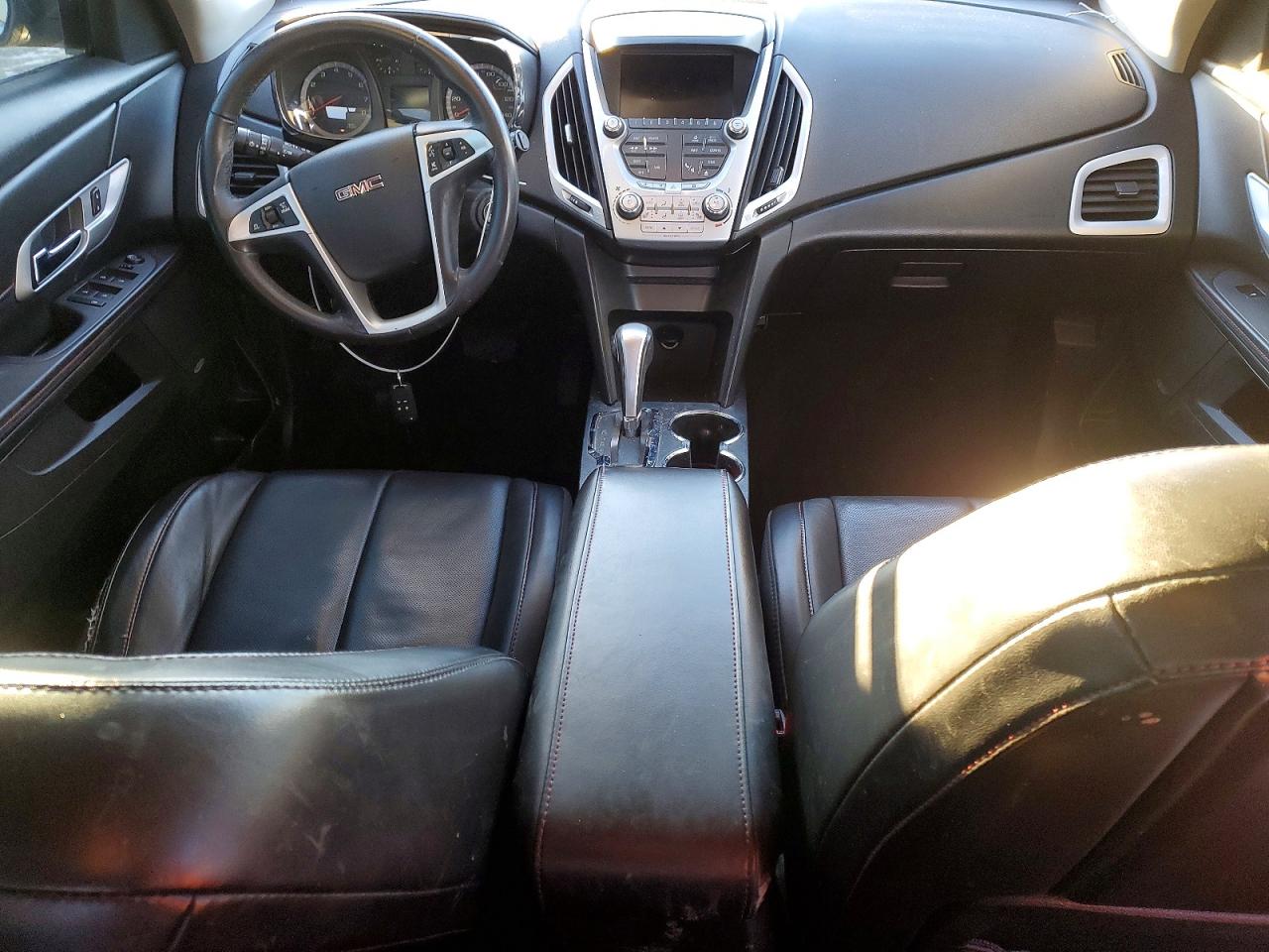 2015 GMC TERRAIN SLT photo 8