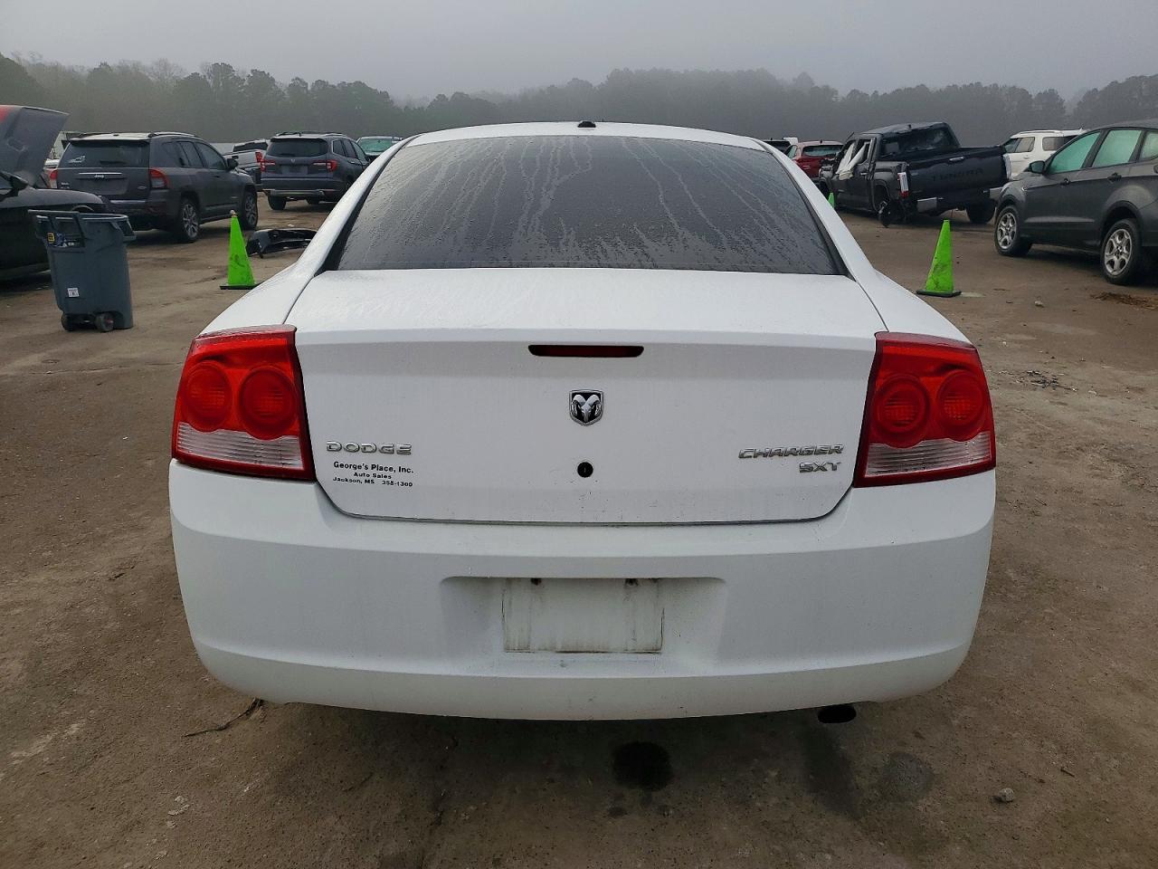 2010 DODGE CHARGER SXT photo 6