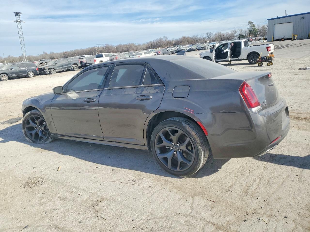2021 CHRYSLER 300 TOURING photo 3