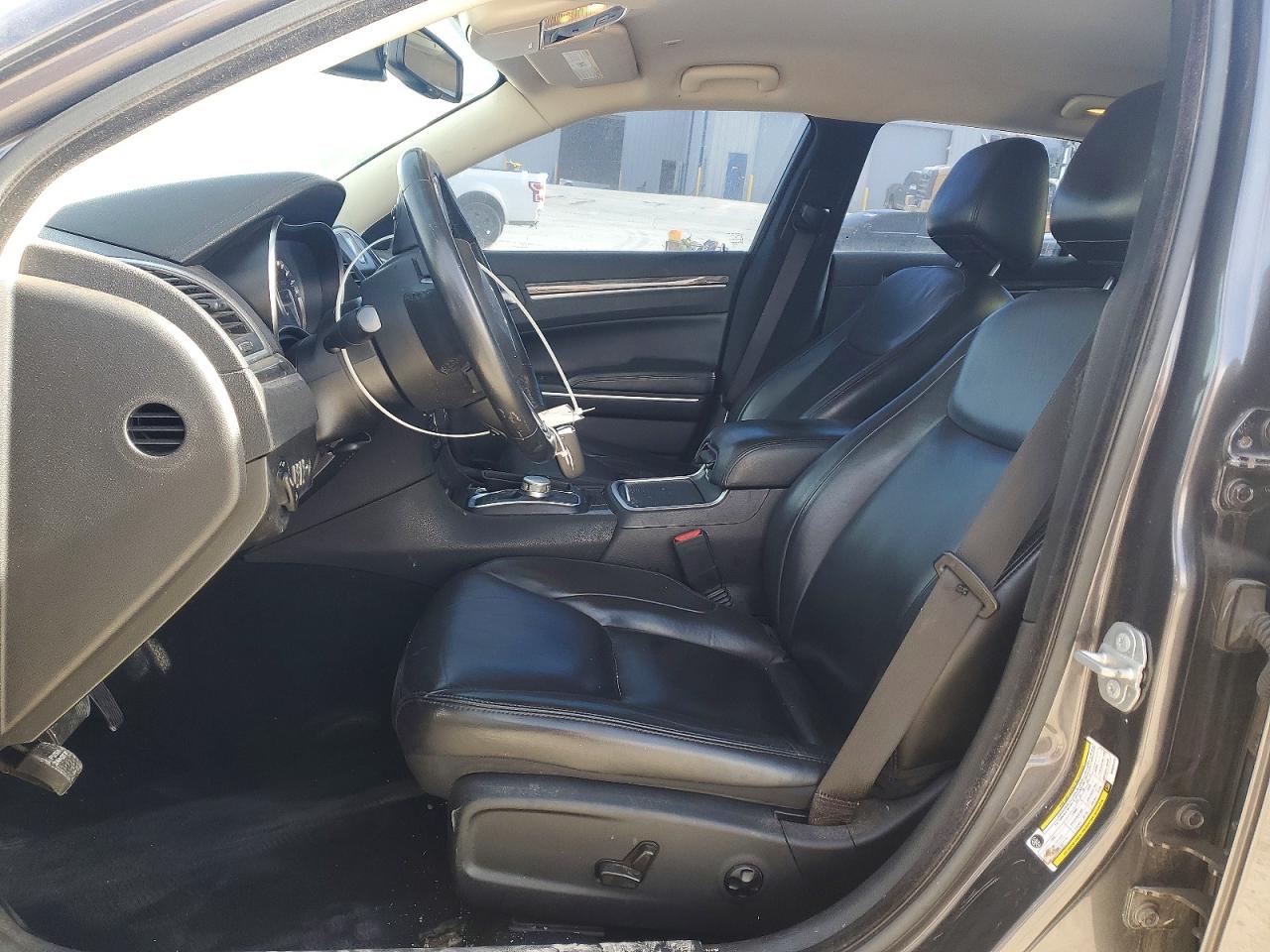 2021 CHRYSLER 300 TOURING photo 13
