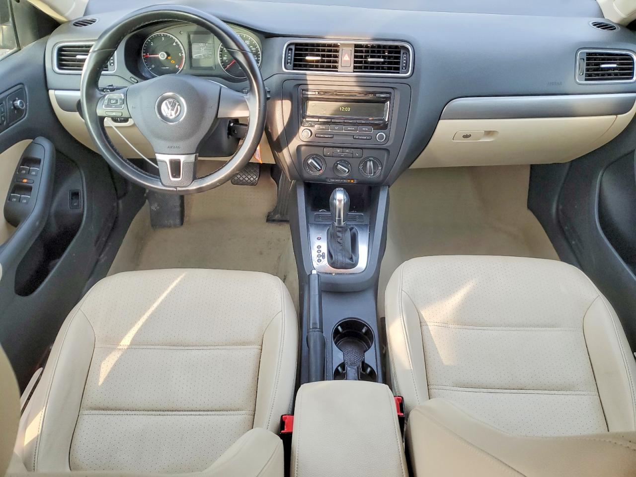 2014 VOLKSWAGEN JETTA TDI photo 8