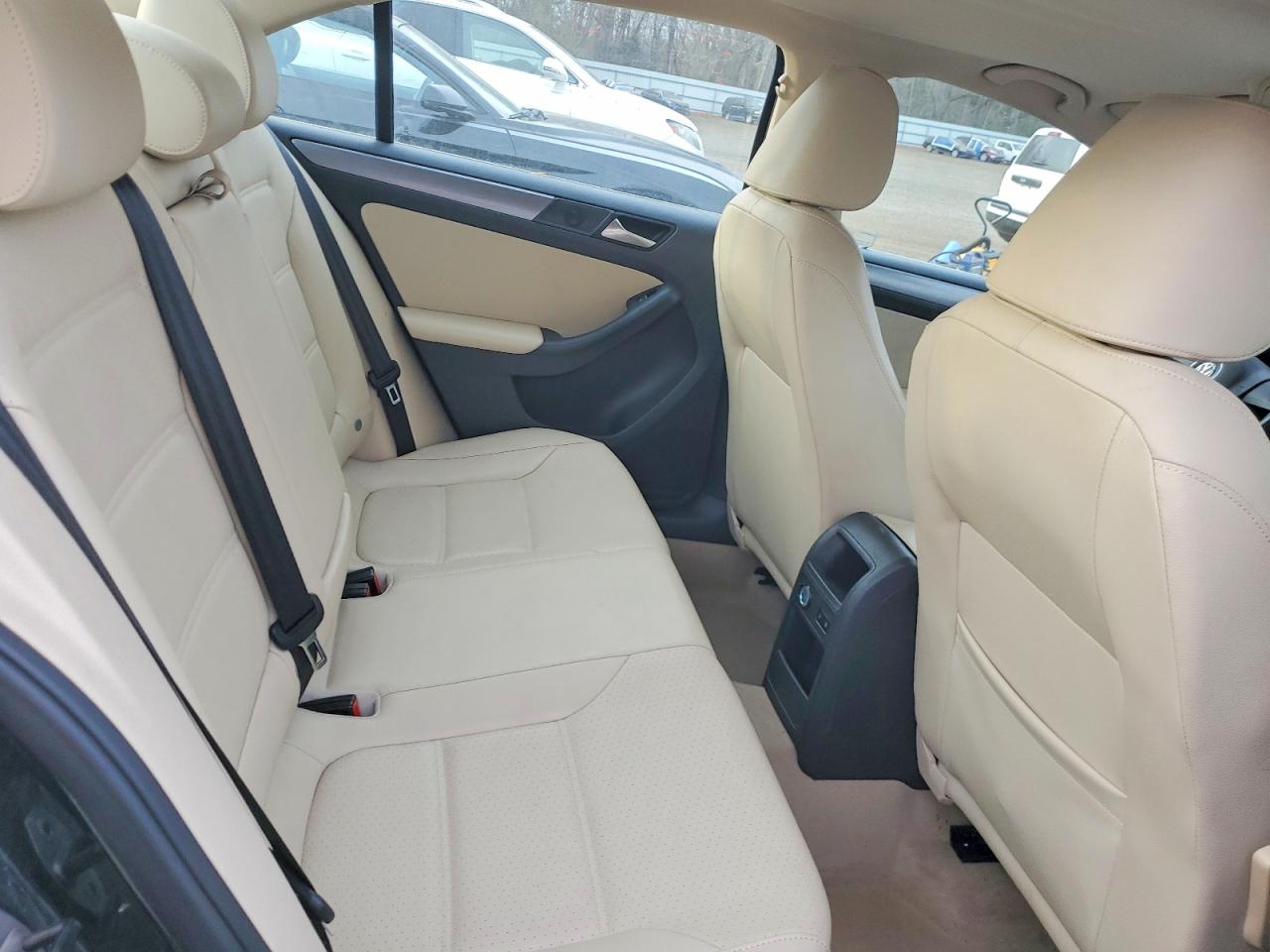 2014 VOLKSWAGEN JETTA TDI photo 10