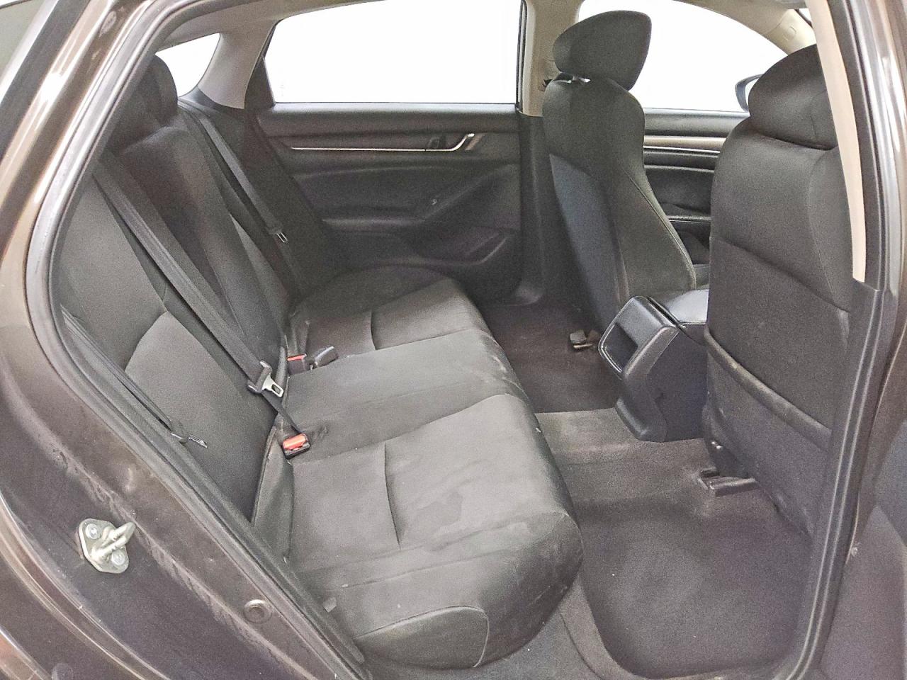 2018 HONDA ACCORD LX photo 10