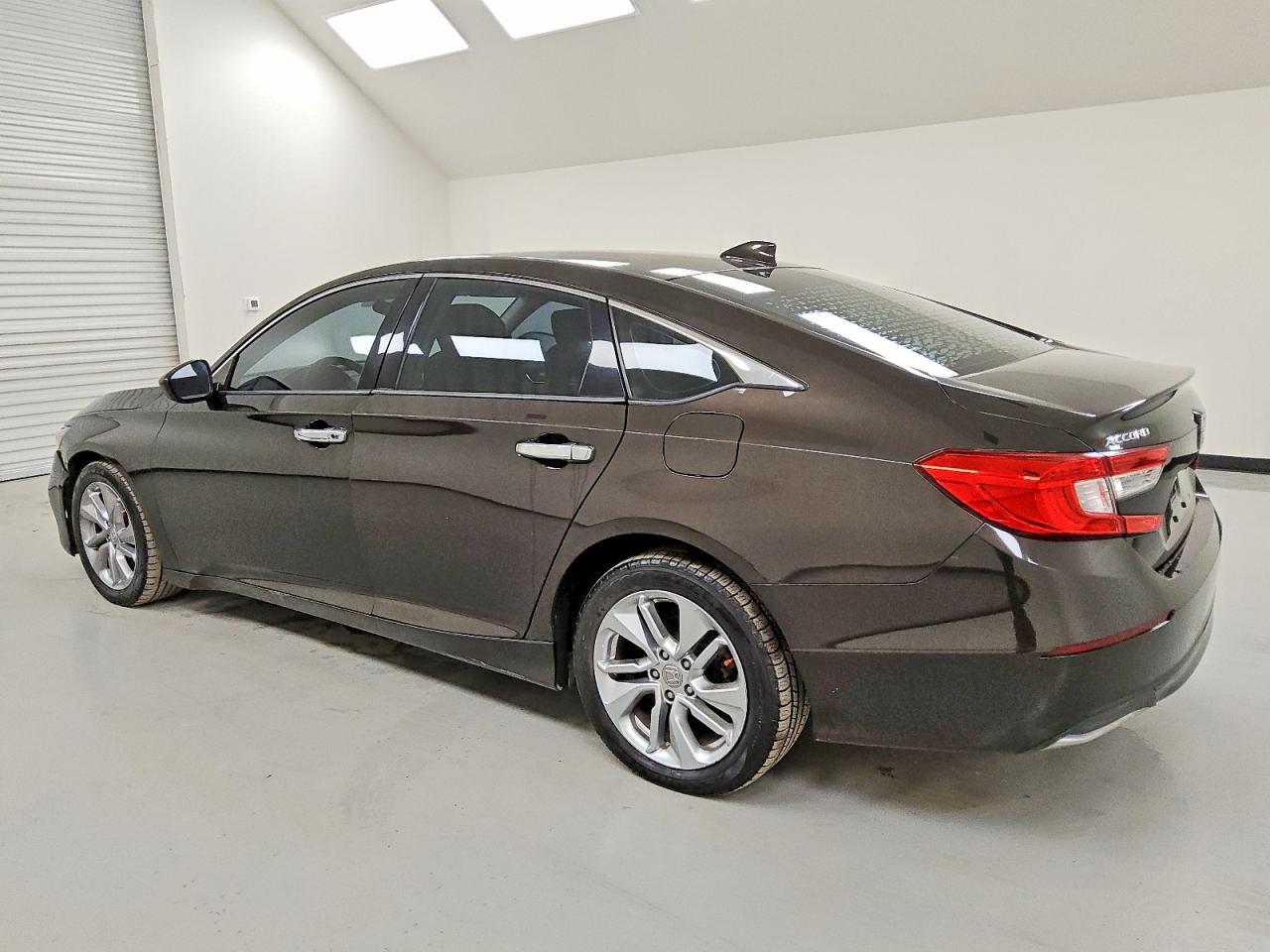 2018 HONDA ACCORD LX photo 2