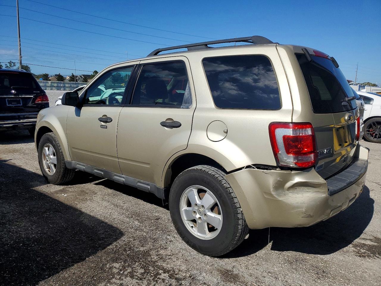 2012 FORD ESCAPE XLT photo 2