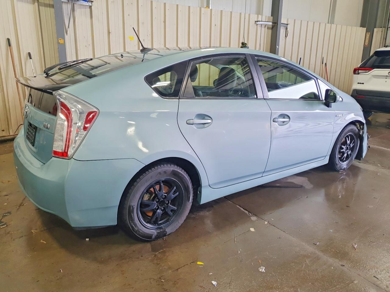 2013 TOYOTA PRIUS FOUR photo 3