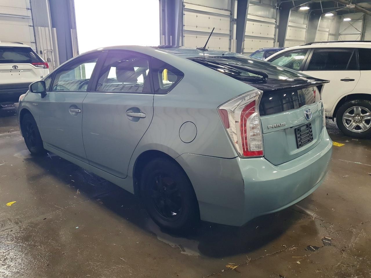 2013 TOYOTA PRIUS FOUR photo 2
