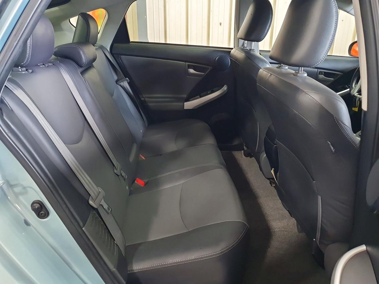 2013 TOYOTA PRIUS FOUR photo 11