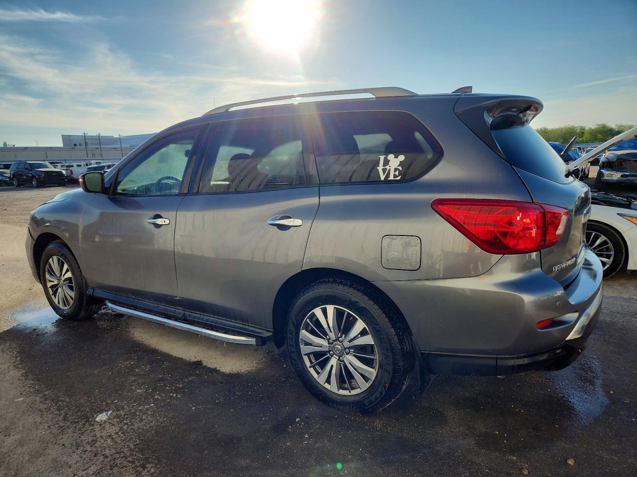 2020 NISSAN PATHFINDER SV photo 2