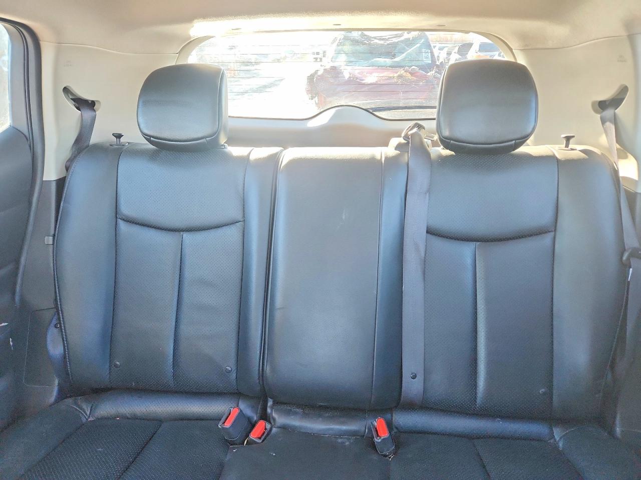 2015 NISSAN LEAF S photo 10