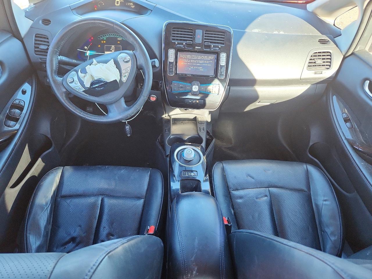 2015 NISSAN LEAF S photo 8