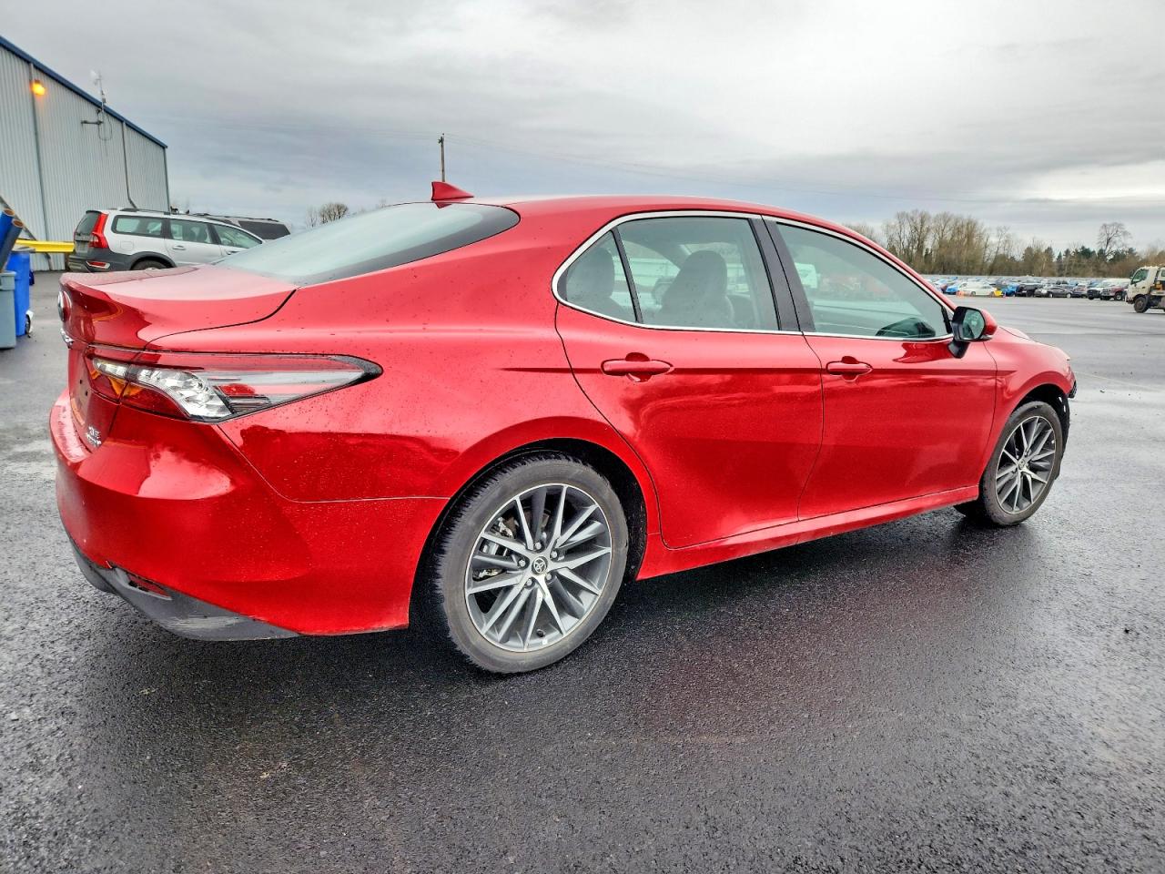 2024 TOYOTA CAMRY XLE photo 3