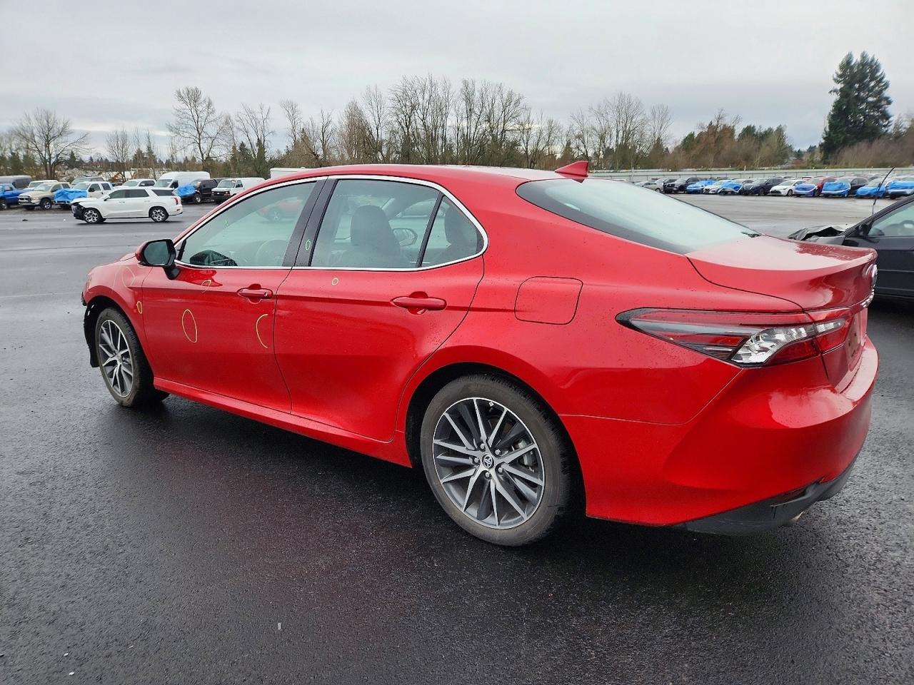 2024 TOYOTA CAMRY XLE photo 2