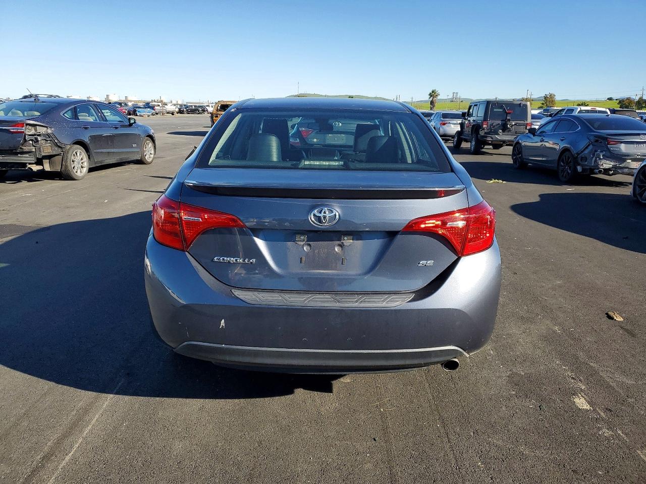 2018 TOYOTA COROLLA L photo 6