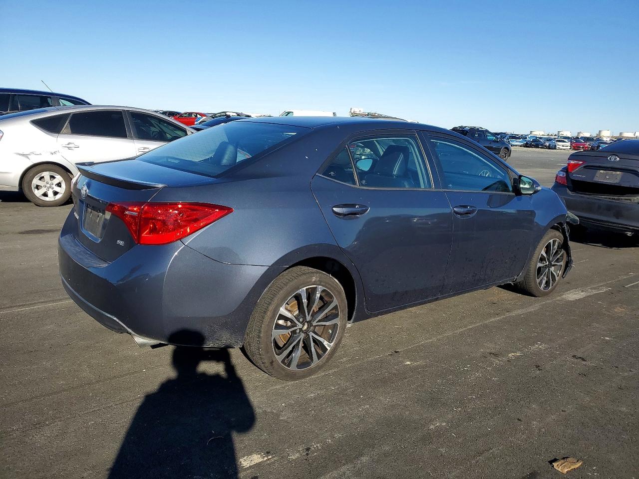 2018 TOYOTA COROLLA L photo 3