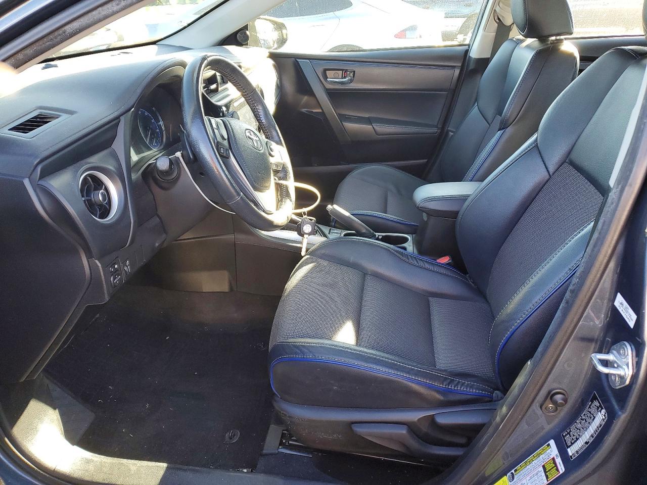 2018 TOYOTA COROLLA L photo 7