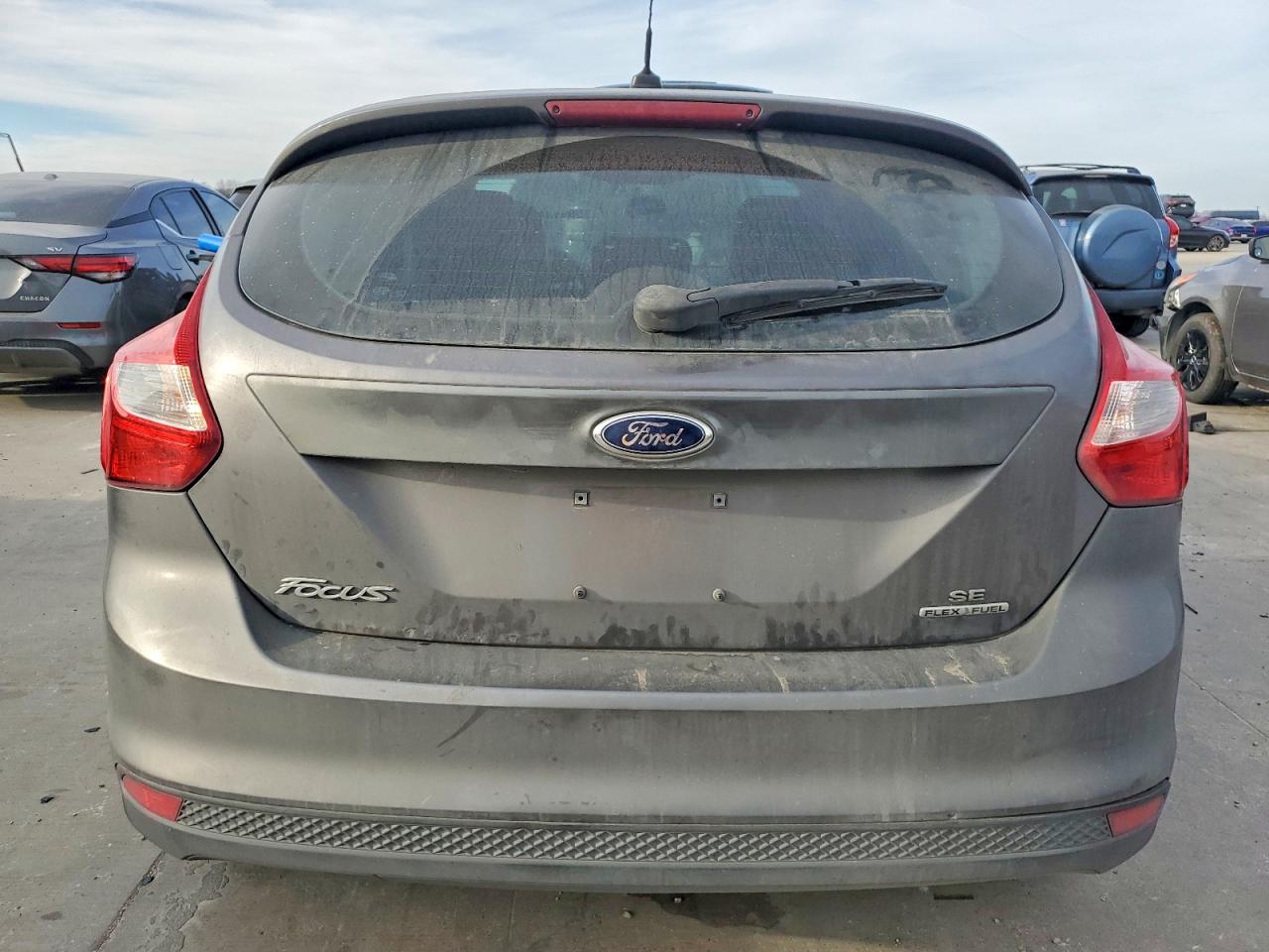 2014 FORD FOCUS SE photo 6
