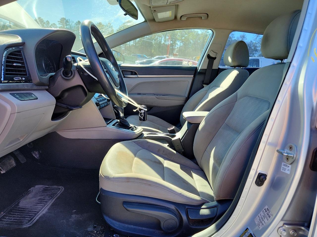 2017 HYUNDAI ELANTRA SE photo 7