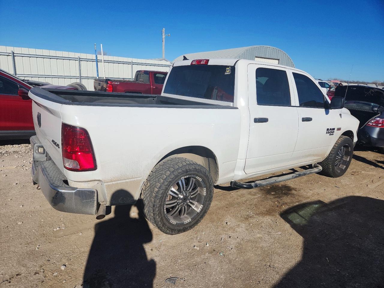 2022 RAM 1500 CLASSIC TRADESMAN photo 3