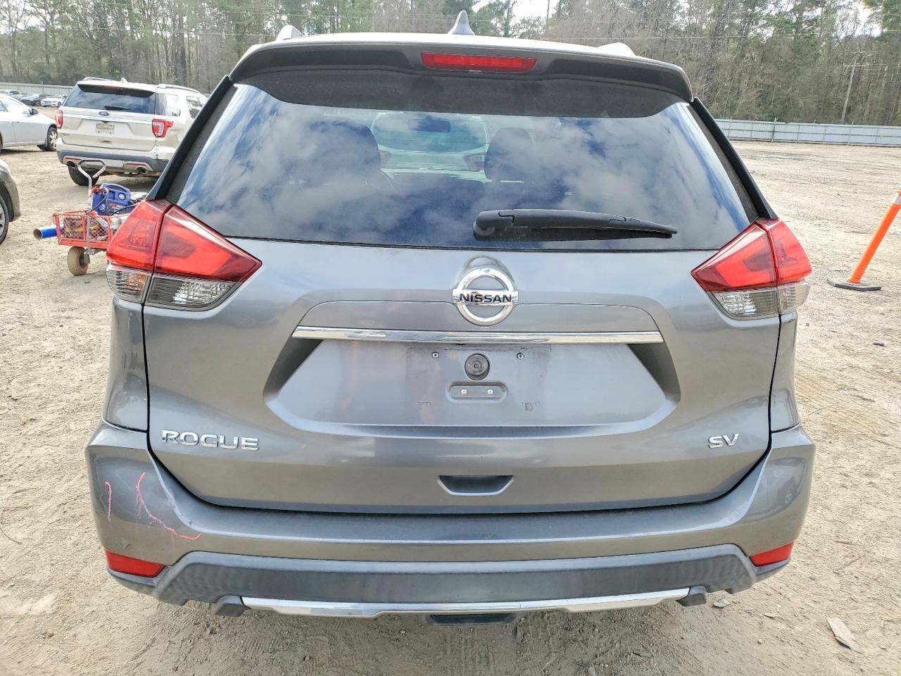 2018 NISSAN ROGUE photo 6