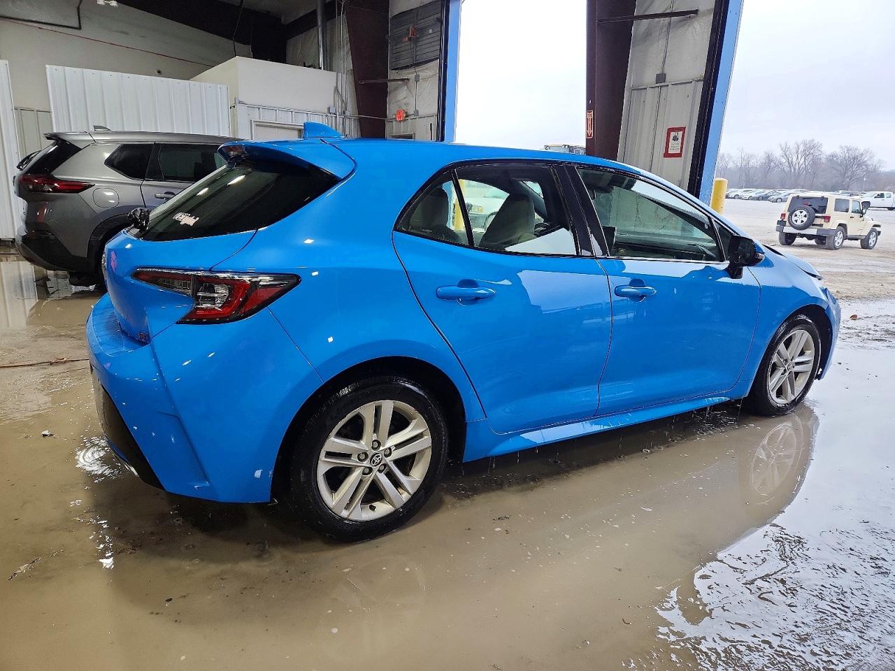 2019 TOYOTA COROLLA SE photo 3